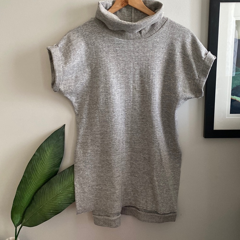 SUKA (Edmonton Indie Brand!) Grey Ribbed Turtleneck Cap Sleeve Tunic